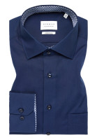 Chemise Eterna MODERN FIT UNI POPELINE bleu foncé avec col Kent en coupe moderne