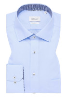 Chemise Eterna MODERN FIT UNI POPELINE bleu clair avec col Kent en coupe moderne