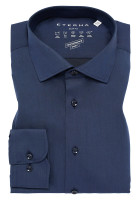 Eterna overhemd SLIM FIT PERFORMANCE donkerblauw met Kentkraag in smalle snit